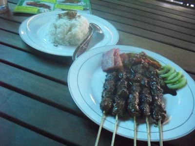 SATE MERANGI DI 'WARUNG ENAK'