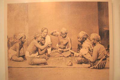 PERMAINAN KARTU DI JOGJA (JAWA) TAHUN 1920