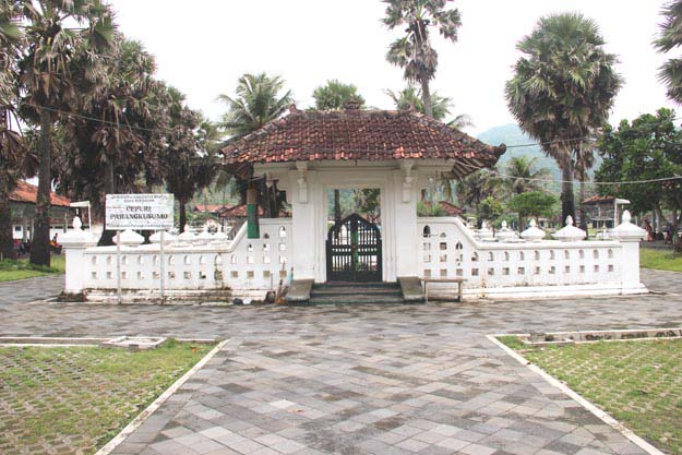 Bagian depan dari Cepuri Parangkusumo, difoto: Selasa, 11 Februari 2014, foto: a.sartono