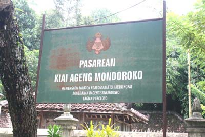 DUA VERSI MAKAM KI AGENG MANDARAKA (KI JURU MERTANI)