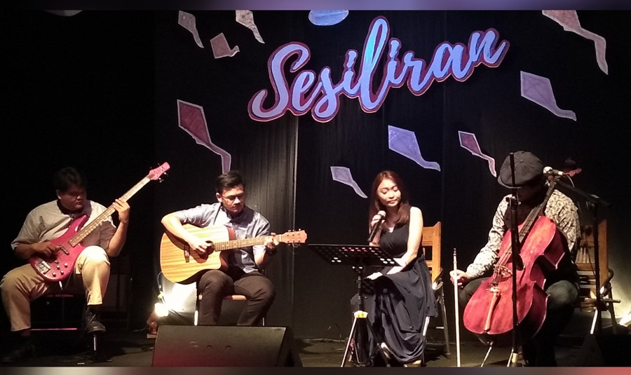 Penampilan pembuka musik kamisan Sesiliran oleh SAPA MALAM. Foto: Raden Satrio