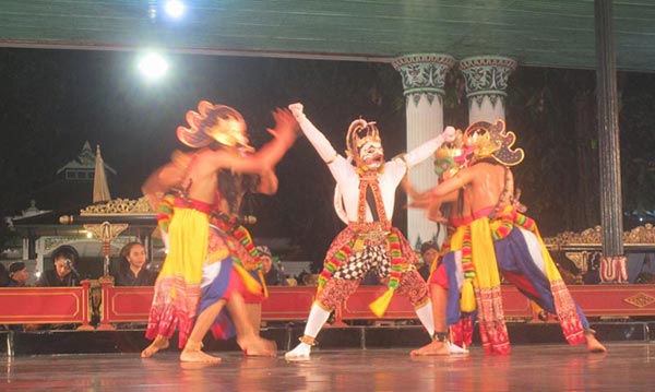 Anoman dikeroyok prajurit Alengka-Foto-A.Sartono